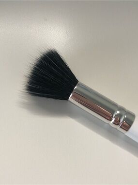 Colourpop F9 Stippling Brush